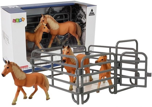 Set von Figuren Tiere Pferde Bauernhof Fohlen Ponyhof