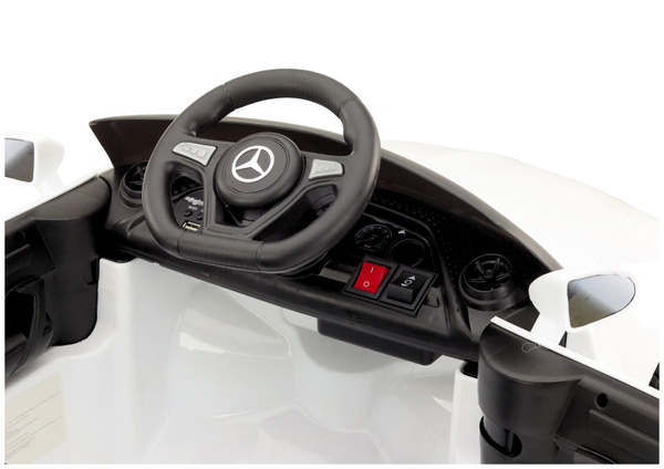 Mercedes KL-1666-1 Battery-Powered Vehicle White