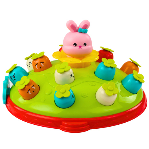 Arcade-Spiel Schlagen Sie mit einem Hammer auf das Karotten-Popup-Kaninchen