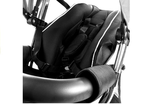 Dreirad PRO400 Rot Liegefunktion Lenkstange Schaumstoffräder Kinderdreirad