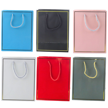 Geschenktüte mit Goldrahmen Mix Color 23 x 18 x 10 cm