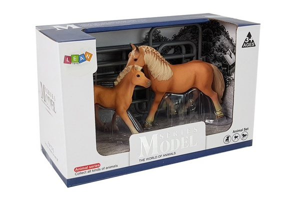 Set von Figuren Tiere Pferde Bauernhof Fohlen Ponyhof