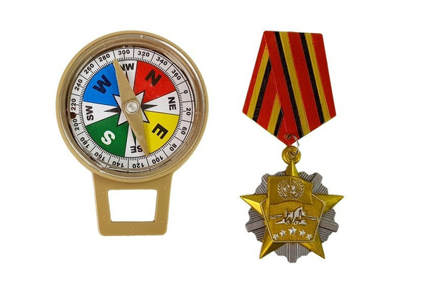 Militär-Kit mit Zubehör Pistolenmesser Fernglas Kopfhörer Pfeife Kurzwellenradio