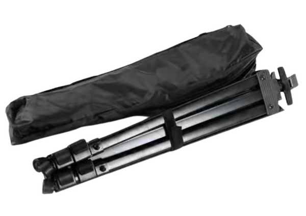 Set aus Magnettafel auf Ständer, Magneten, Markern und Schwamm