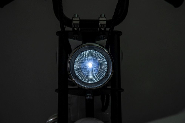 Battery-powered Motor A9902 36V White