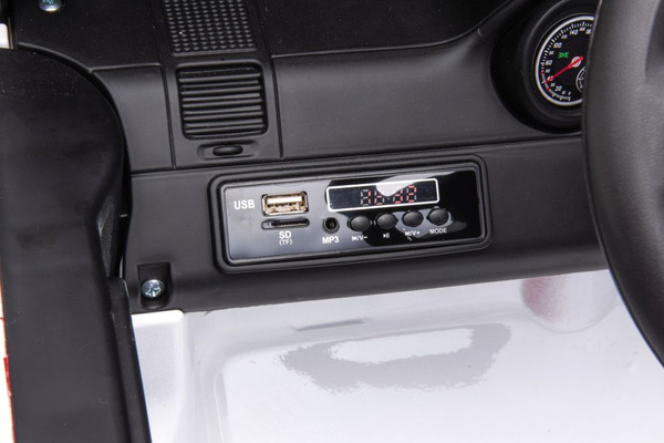 Electric Ride On Car Mercedes Benz G63 White