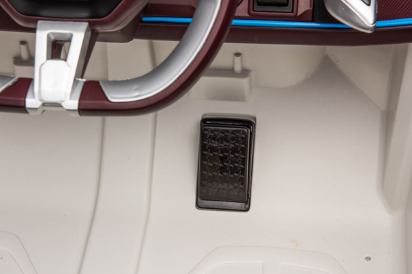 Battery Car BMW I4 4x4 White