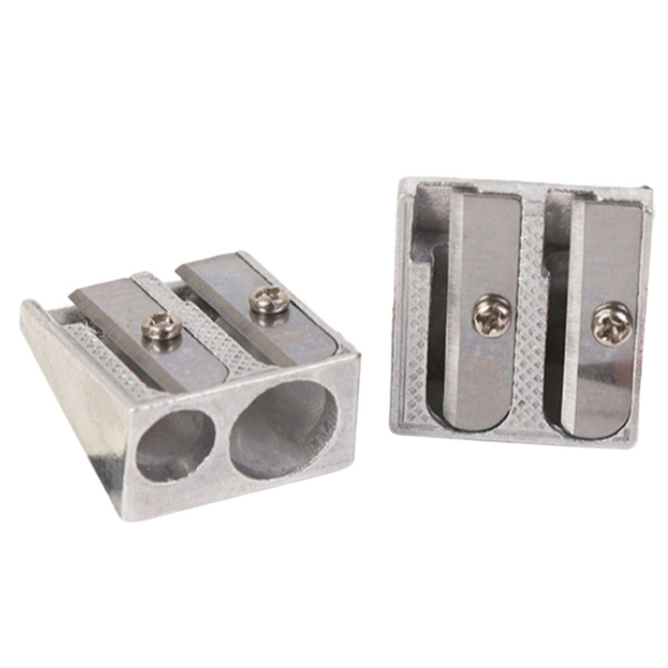 Doppelter Metallspitzer für dicke und dünne Buntstifte