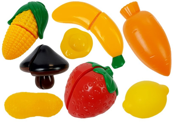 Set mit Plastikgeschirr für den kleinen Koch