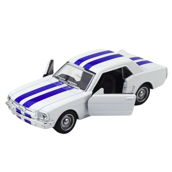 Classic Car With Pull-Back Drive, Metal Opening Doors, 1:32 Mix