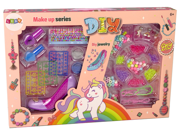 Buntes Nagel- und Schmuckset