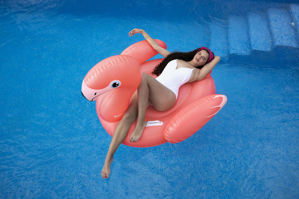 Aufblasbarer Flamingo 168 x 120 cm Bestway 41526