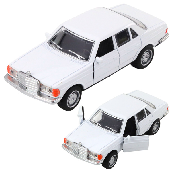 Klassisches Auto, Metall, motorisierte Lichter, Geräusche beim Öffnen der Türen (Mix)