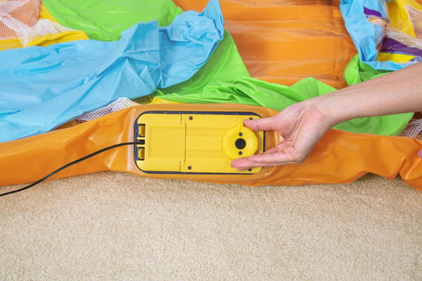 Bouncy Castle With Pump 175 x 173 x 130 cm Bestway 52441