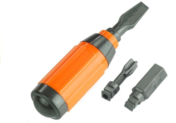 Zwei Baufahrzeuge zum Demontieren von Werkzeugen