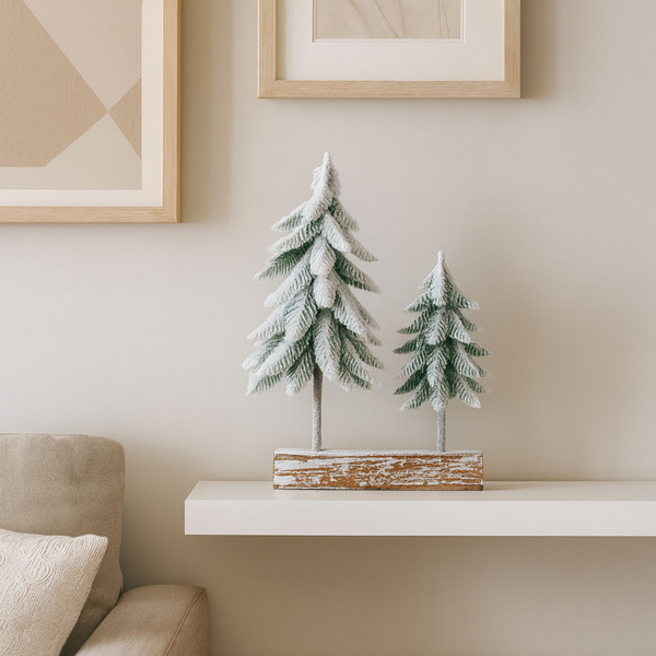 Christmas Tree Composition Decoration on a Trunk Covered with Snow 34 x 28 cm