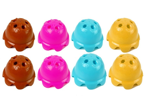 Geschicklichkeitsspiel Eiscreme in einer Waffel. Bunte Pyramide Ordne den Turm