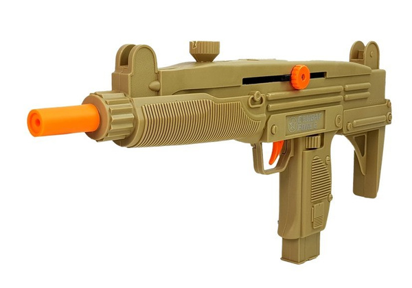 Militär Set Gewehre mit Maske Helm Granate Sound