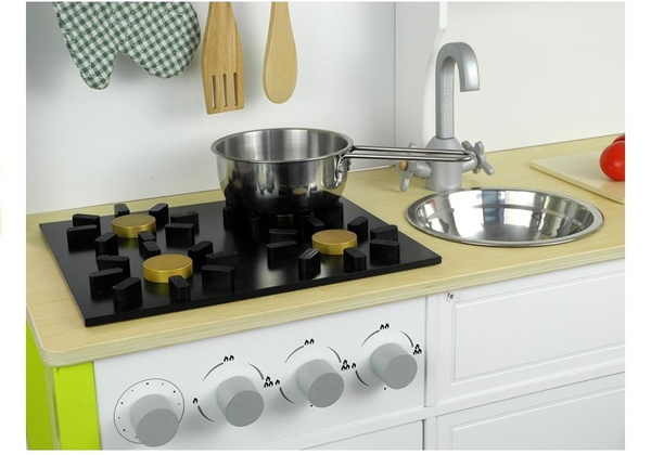 Aufklappbare Elemente der hölzernen Kinderküche Paula in Grün und Weiß