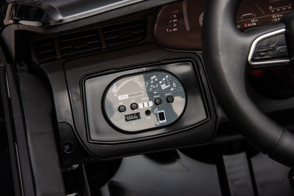 Audi Q7 Black Painted Battery Car