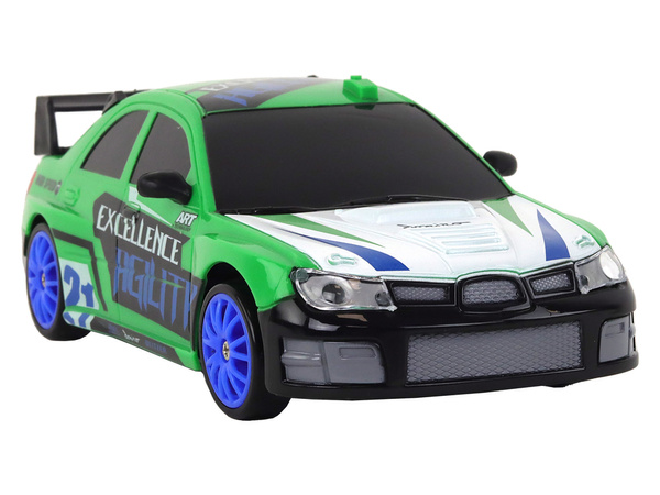 Ferngesteuerter Sportwagen R/C 1:24, grüne, austauschbare Räder