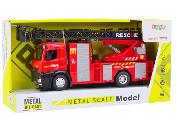 Feuerwehrauto mit Boom-Lichtern klingt wasserrot