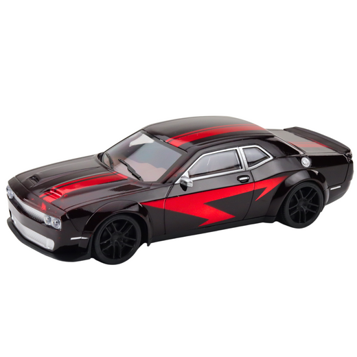 Sportwagen-Antrieb, glänzende Karosserie, schwarze und rote Linien