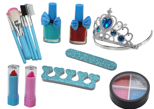 Ein Kosmetikset in einem Crown Blue Nagel-Make-up-Etui