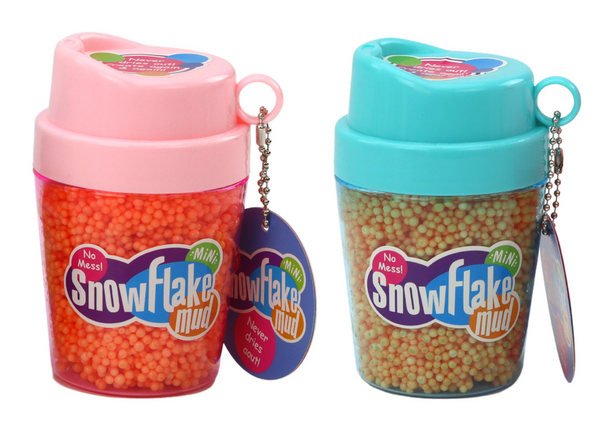 Squishy Styroporkugeln in einem orangefarbenen Becher