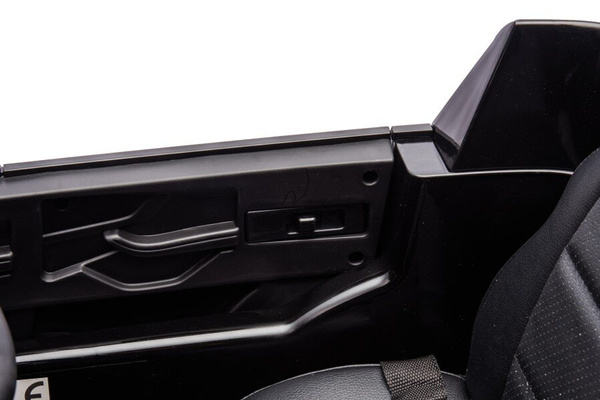 Audi Q7 Schwarz lackiertes Batterieauto