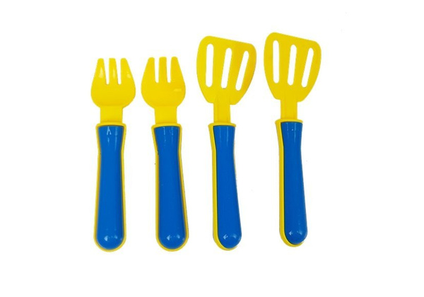 Set of Plastic Dishes for Little Chef