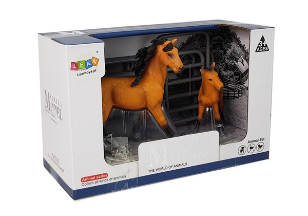 Set von Figuren Tiere Pferde Bauernhof Fohlen Ponyhof