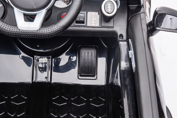 Electric Ride On Car Mercedes SLC 300 White