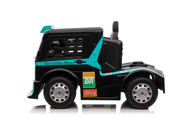 Auto Auf der Mercedes XMX622 Batterie Blaues