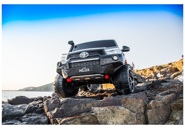 Elektroauto für Kinder Toyota Hilux Weiß