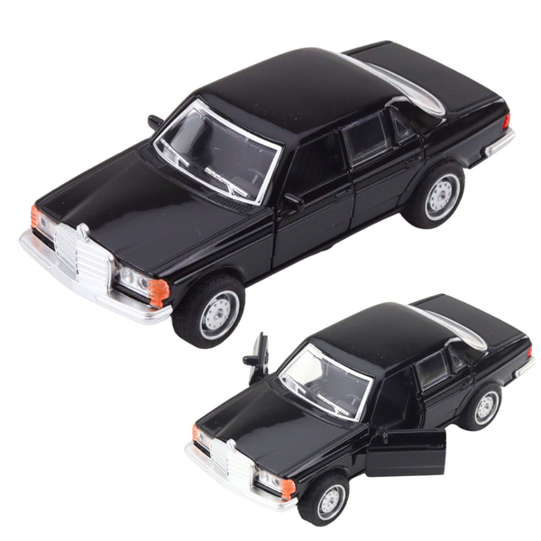 Klassisches Auto, Metall, motorisierte Lichter, Geräusche beim Öffnen der Türen (Mix)