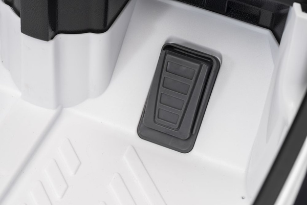 Battery-powered car Mercedes AMG GT3 White