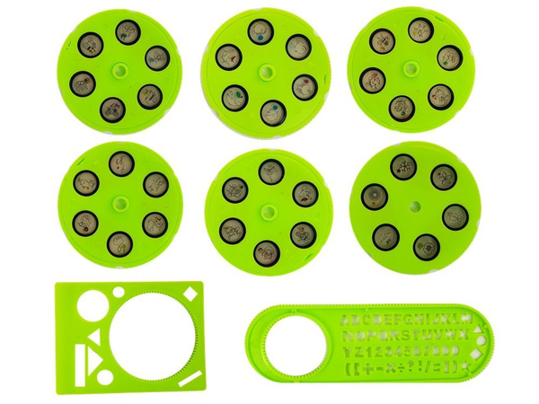 Lerntisch mit Projektor Stuhl Buntstifte Magnete Buchstaben und Zahlen